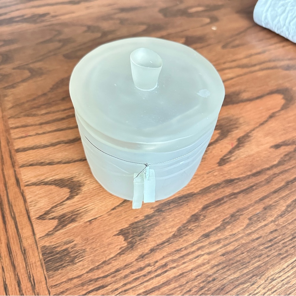 Translucent melamine container - Picture 1 of 6